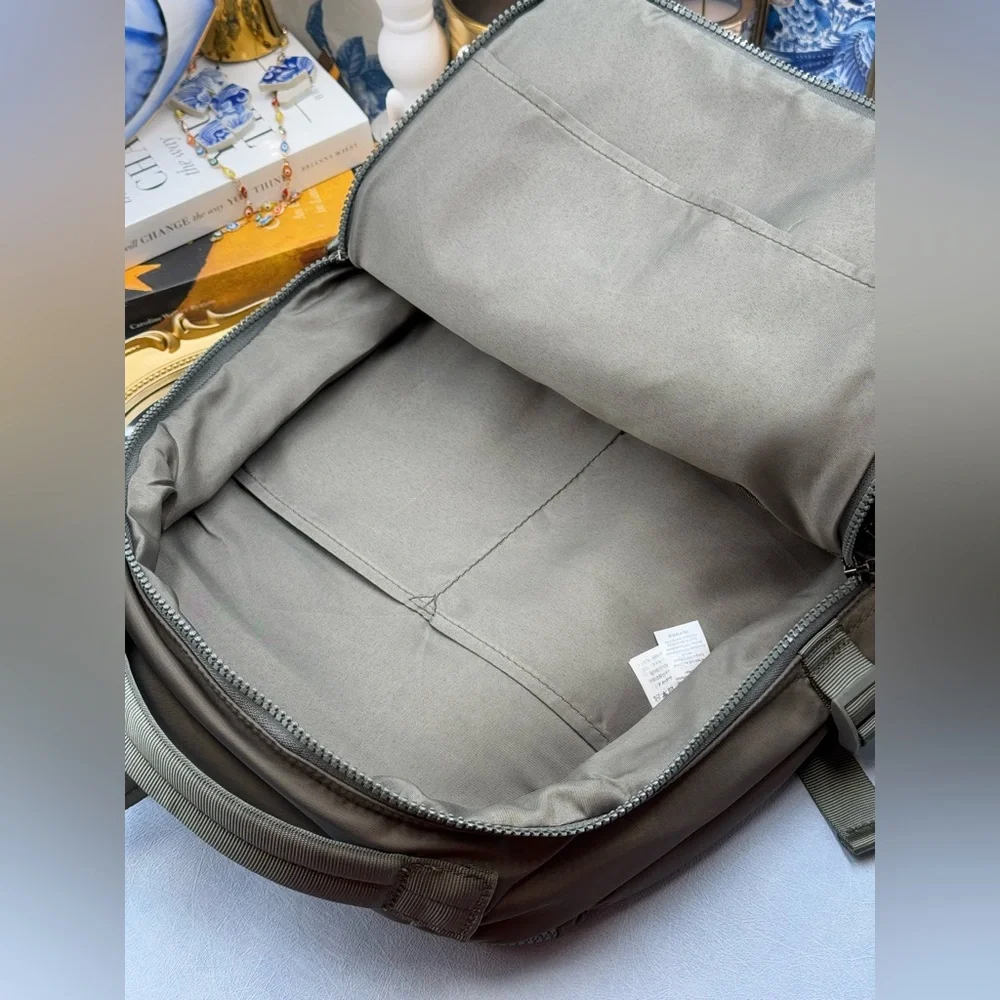 🆕 lululemon athletica 🧿 NWOT New Crew Backpack, Bay Leaf (Olive Green) - 22L